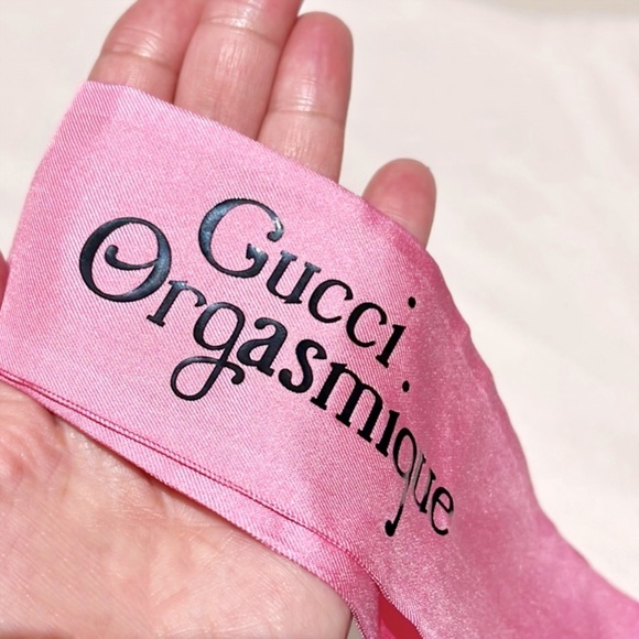 Gucci “Orgasmic” Pink Silk Bag Twilly - Picture 2 of 7